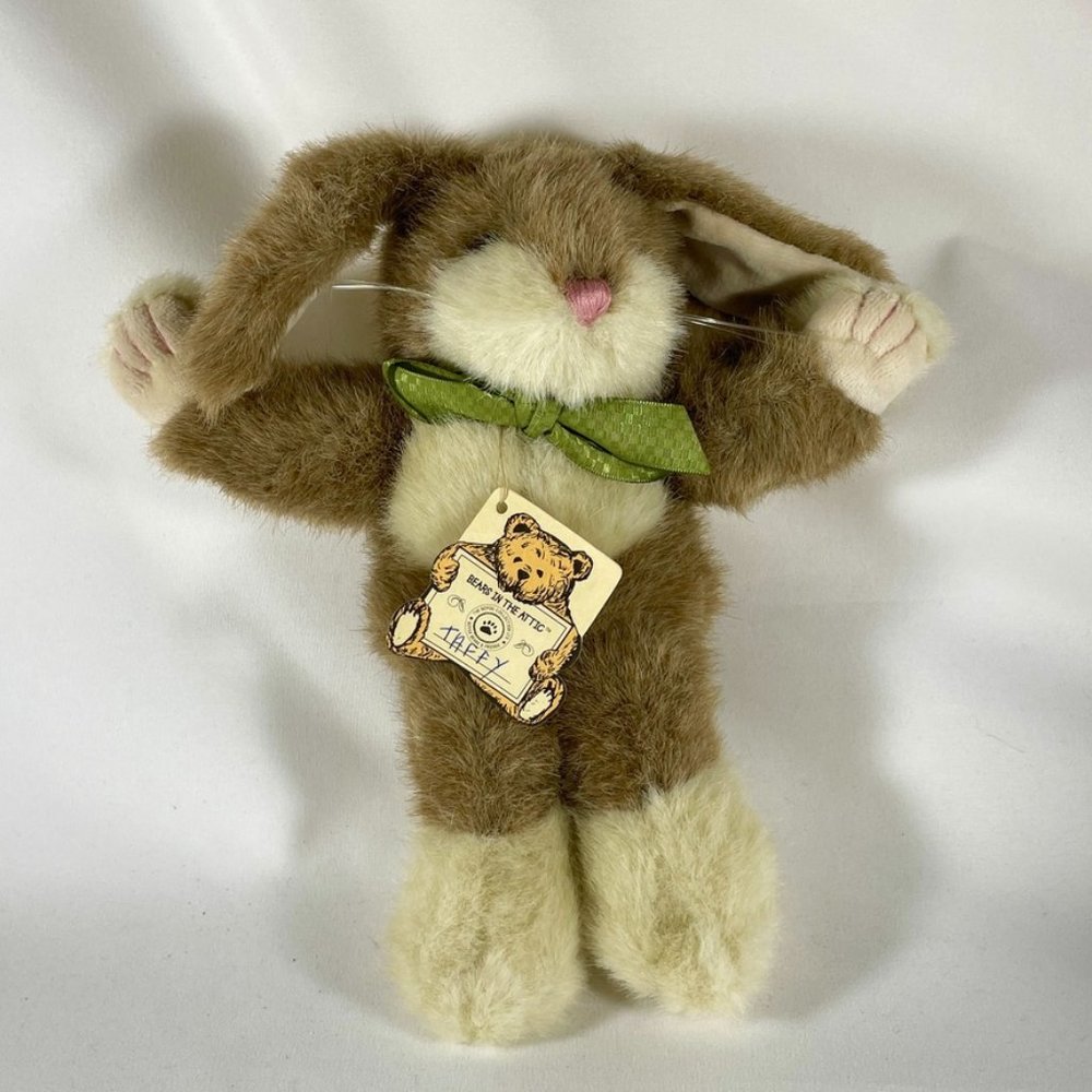 BOYD’S BEARS… TAFFY Rabbit (10”) (A Friend of Boyd’s Bears. “Bears in the Attic”